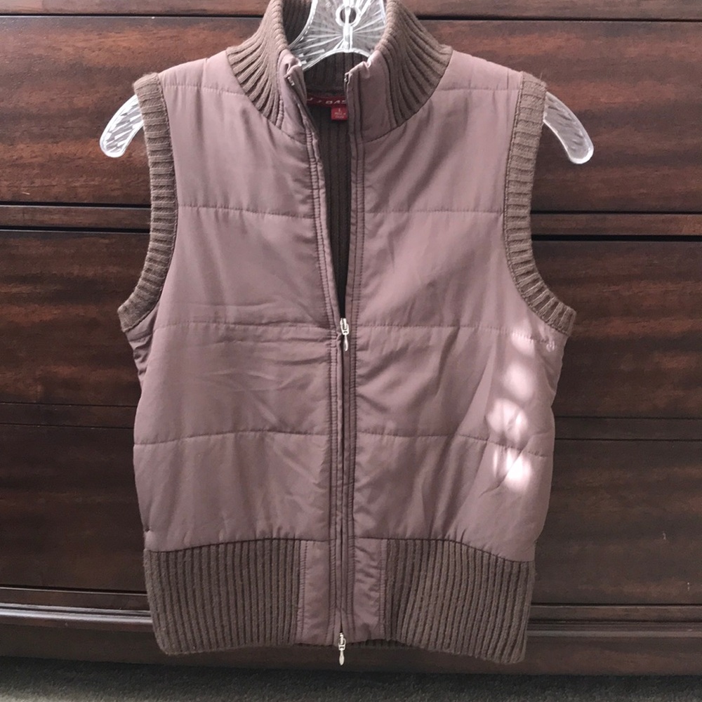 JJ Basics puffy vest with ribbed back - Large